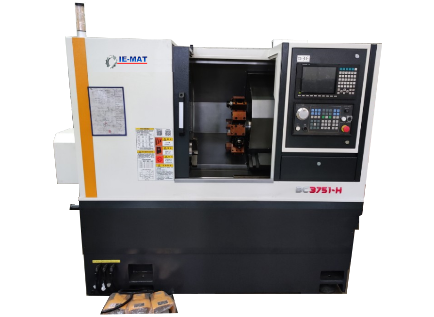 TORNO CNC HORIZONTAL CON HERRAMIENTA MOTORIZADA