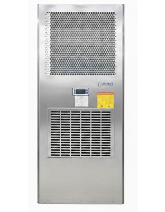 Unidad de aire acondicionado industrial instalada en tablero eléctrico de potencia industria Alimenticia